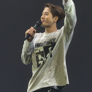 王嘉尔演唱会同款T恤韩版灰色印花套头圆领长袖打底衫周边上衣服