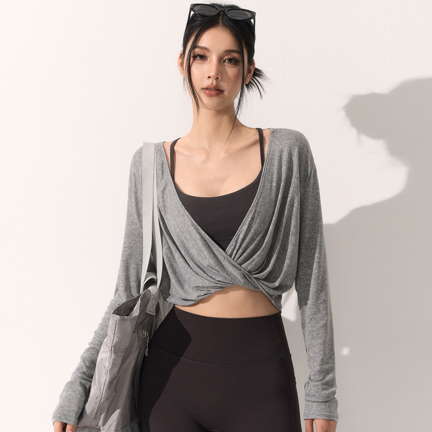 灰色瑜伽罩衫新款纽结辣妹宽松健身运动普拉提长袖速干T恤外搭夏,运动服/休闲服装,健身衣,淘宝优惠券,粉丝福利购,淘宝优惠卷