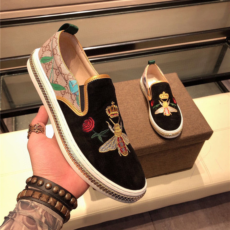 유럽 ????원스텝 남성 신발 수 놓은 작은 꿀벌 게으른 신발 한국 스타일 다목적 유행 신발 남성용  가죽 통기성 로퍼