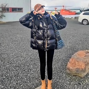 迪丽热巴同款 鹅绒服女冬宽松休闲面包服保暖外套 黑金拼色亮面短款