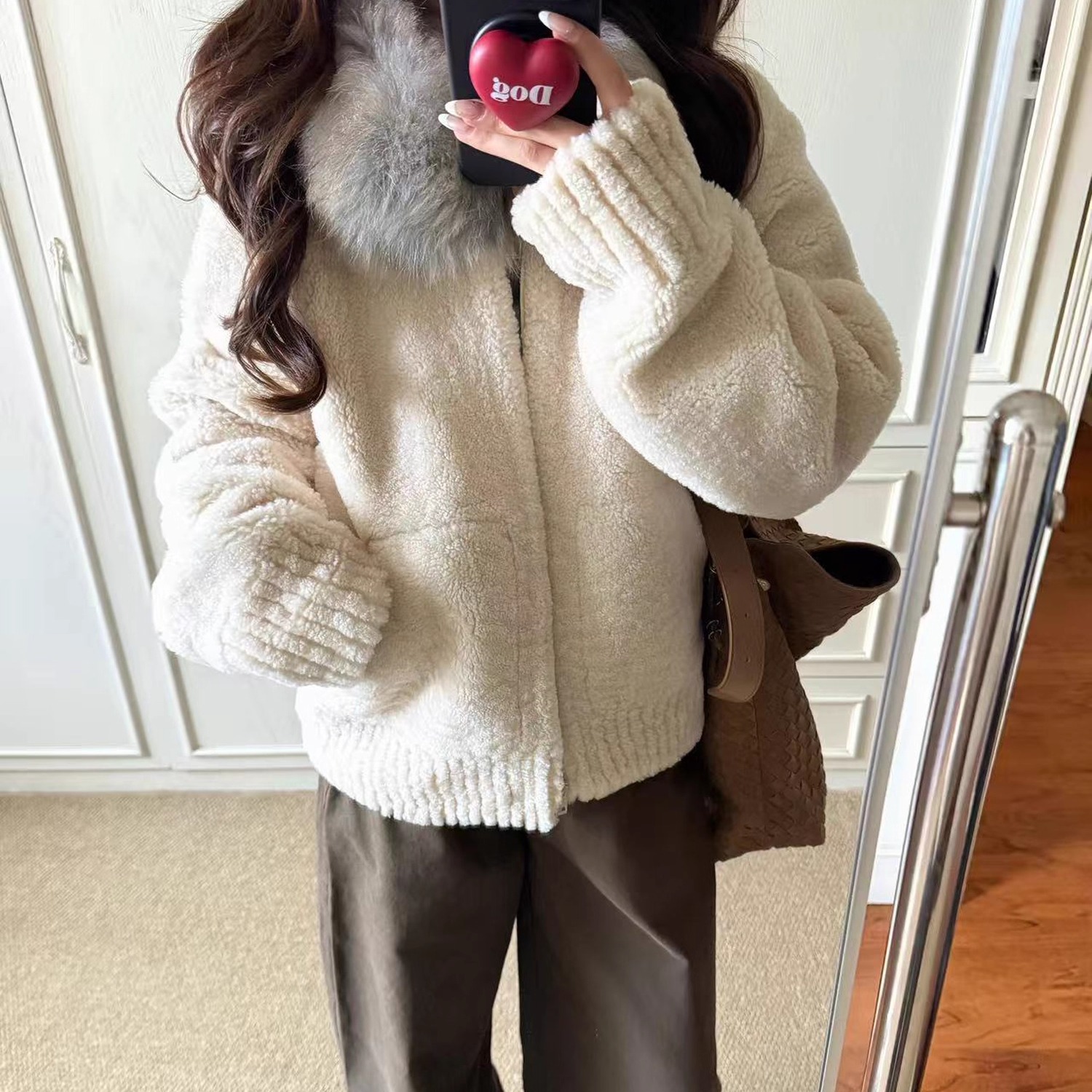 麂皮绒里布定染毛领羊羔毛外套