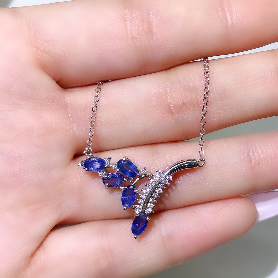 天然蓝宝石吊坠，925银镀白金，主石3*5mm，附证书