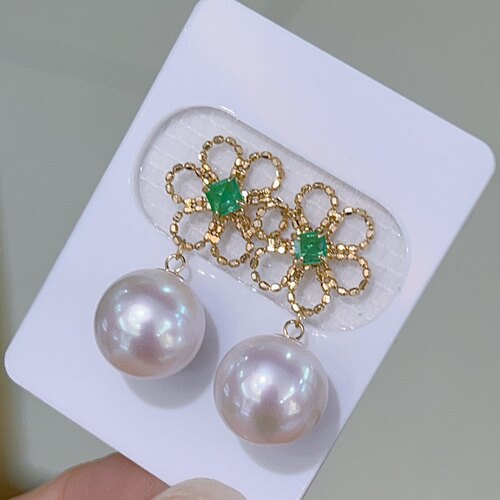 18k金祖母绿镶嵌10-11mm爱迪生珍珠，正圆强光，细微瑕