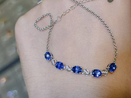 18K金镶天然蓝宝石2.55克拉手链 钻石12颗，带延长链，附证书