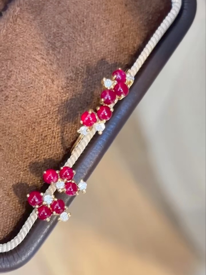 耳钉60分，戒指65分，荧光体红宝石套装，8k钻石镶嵌