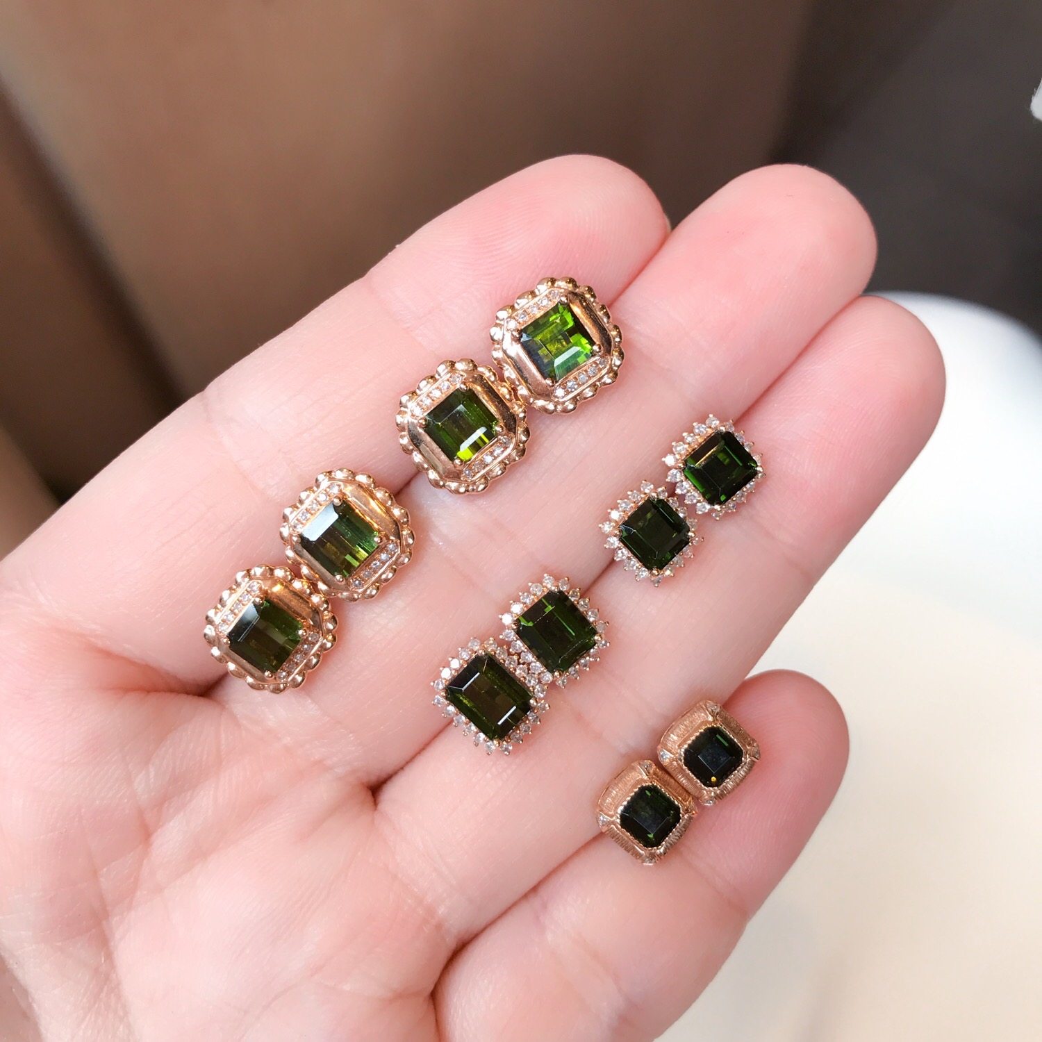 18K金厚金镶嵌天然绿碧玺耳钉，附权威证书,珠宝/钻石/翡翠,耳饰,淘宝优惠券,粉丝福利购,淘宝优惠卷