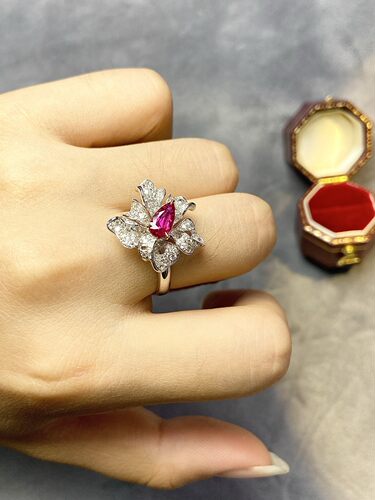18k金红宝石戒指配天然钻石宝石0.93ct  钻石0.67ct金重4.2g