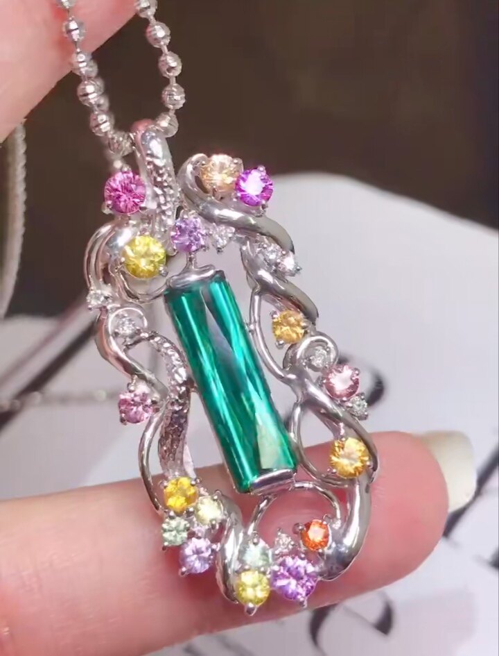 18k金3.15ct电光蓝碧玺吊坠蓝宝石0.97ct，钻石0.12ct，总重8.9克