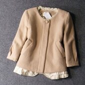 8526 超高性价比原单重磅80%毛显高显瘦减龄带花边毛呢短外套