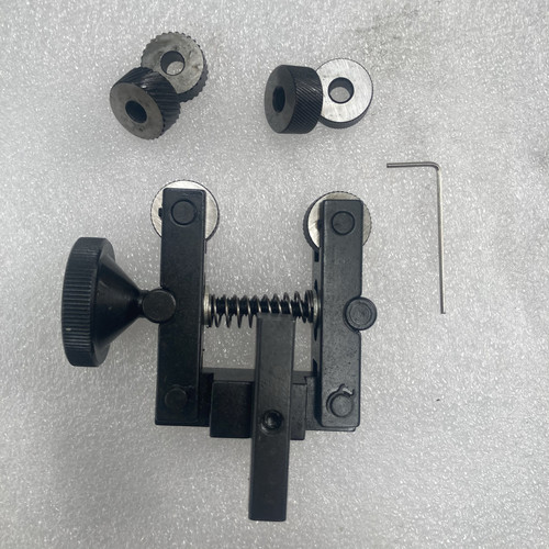 可调双轮滚花刀小车床