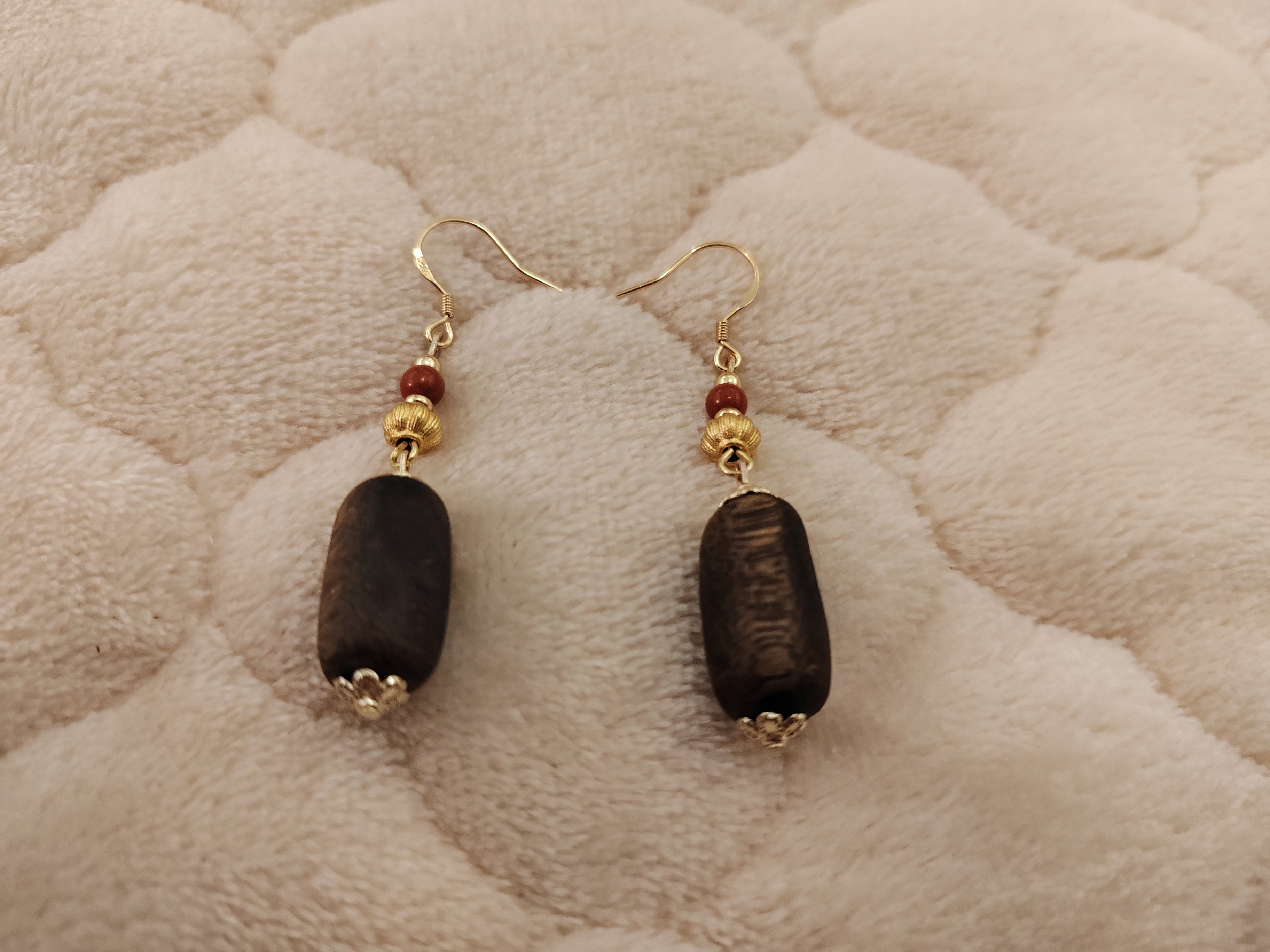 手工搭配沉香木珠耳环木质沉香珠子搭配南红珠设计感很强沉香散珠