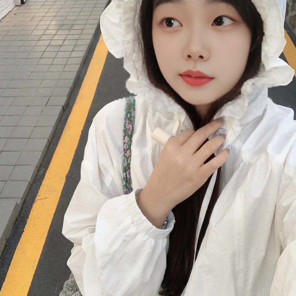 白色百搭荷叶边连帽防晒服外套女2025春秋新款学院风简约短款上衣