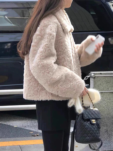 现货韩国ounce羊羔毛洋气软糯翻领拉链皮毛一体大衣保暖外套