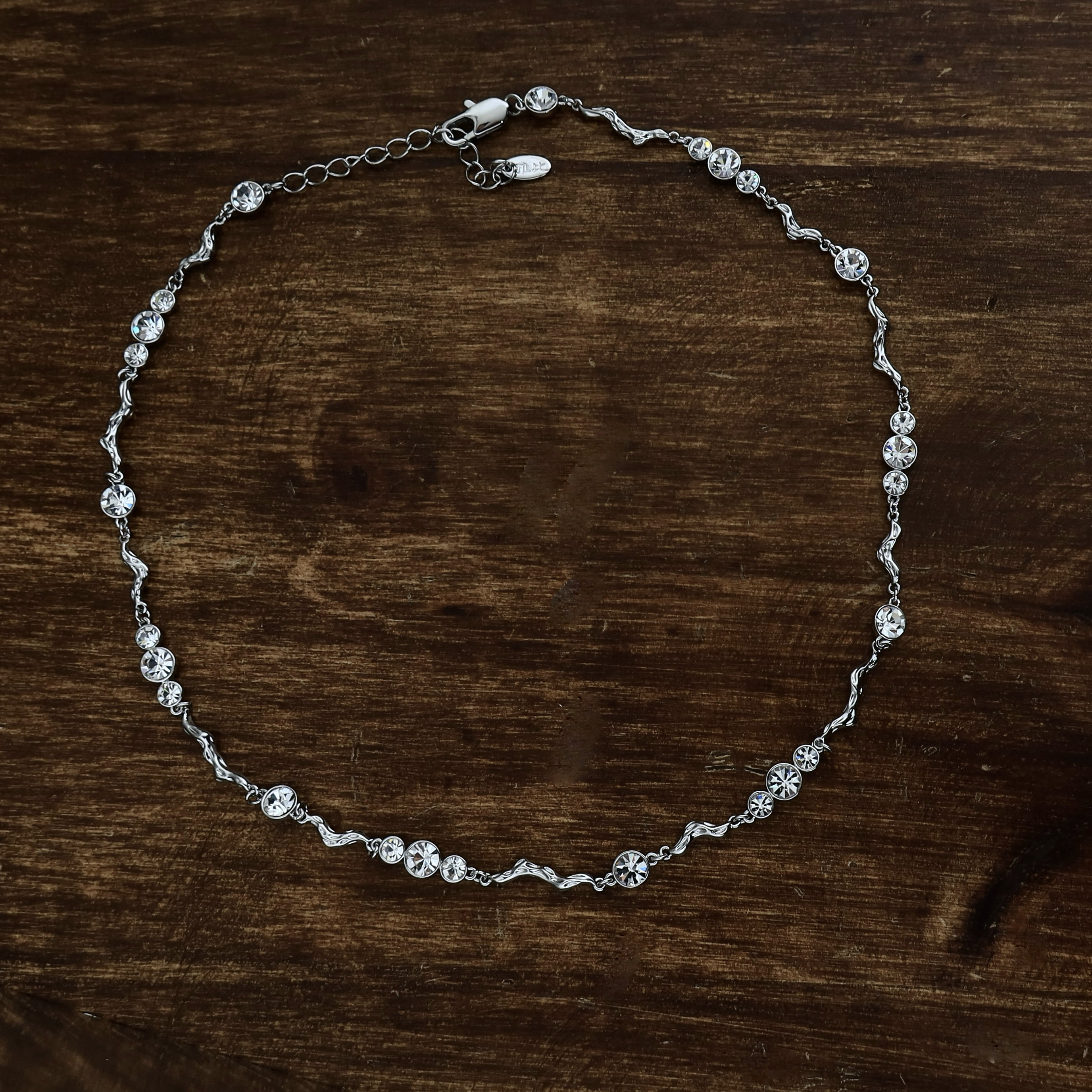 甜酷风重工款不规则肌理金属镶钻项链女潮流爆闪毛衣链清冷锁骨链