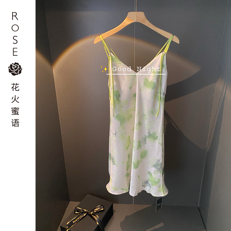 艺术风格吊带睡裙女士家居服