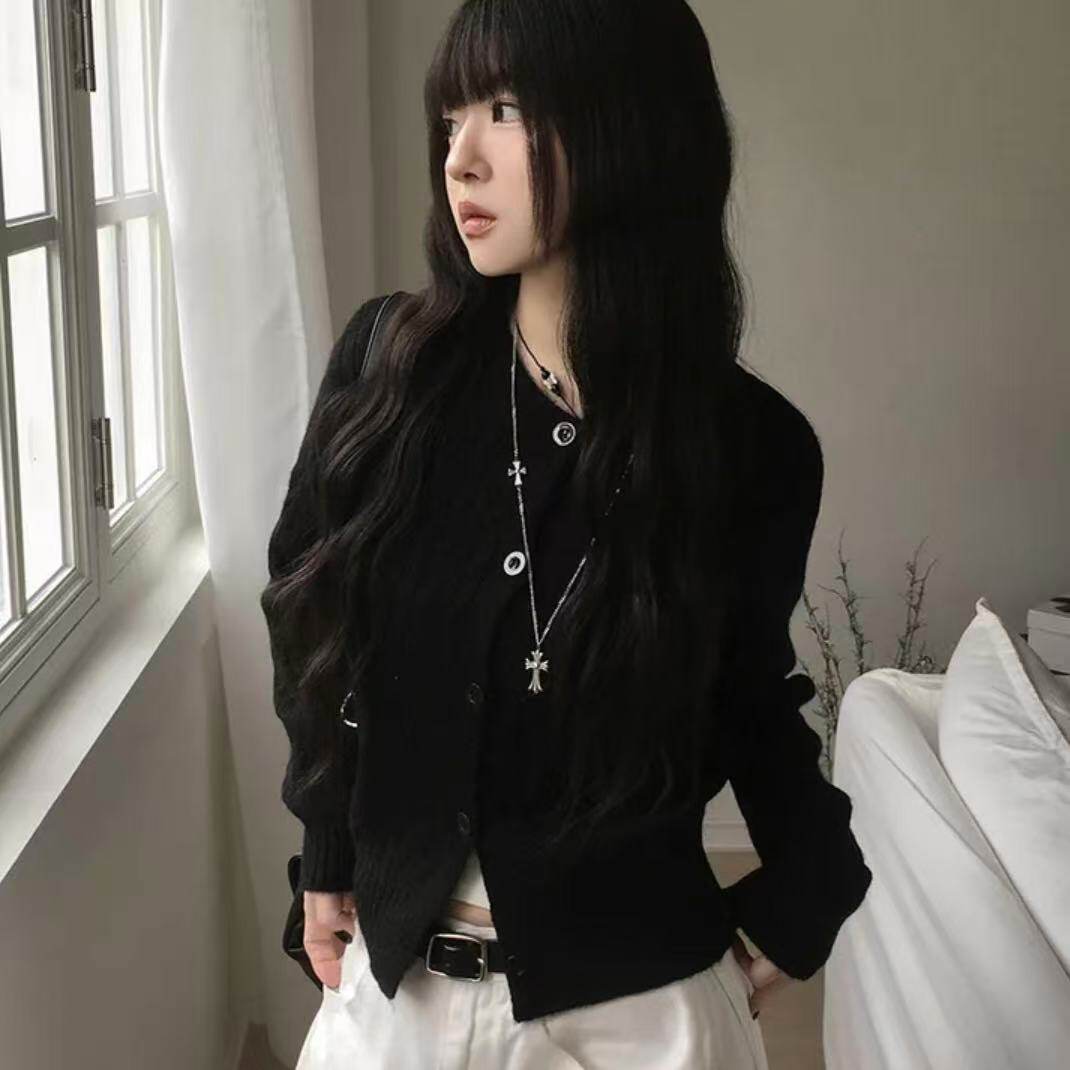 预习秋天 基本款麻花圆领纽扣针织上衣 柔软短款修身毛衣开衫外套