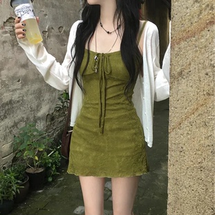 夏日小记 复古花朵蕾丝小绿裙 法式纯欲风收腰吊带连衣裙