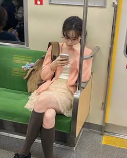 开往春天沿线 奶油橘子圆领针织开衫+碎花小吊带+虾酱仙女纱裙