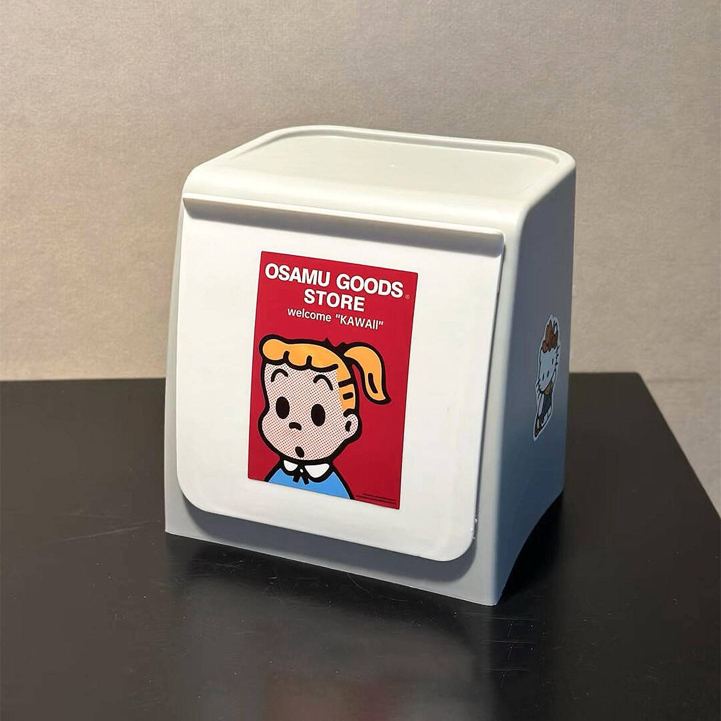 壁挂式卫生巾纸巾收纳盒家用翻盖棉签保鲜膜整理盒小物品防尘密封