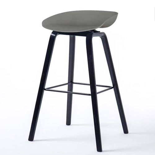 Северный твердый древесина, черный батон