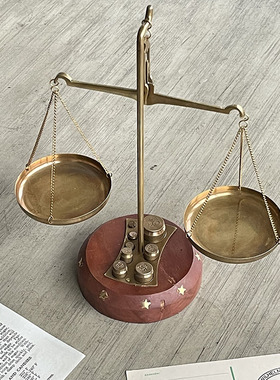 印度进口黄铜加芒果木复古天平摆件茶室摆件哑光 21*9*23cm
