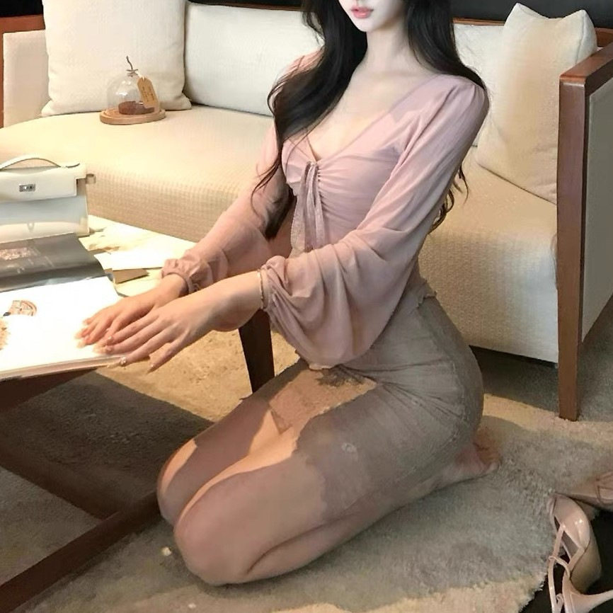 Hotdog 热狗很辣棠脂粉玉女人味绑带褶皱上衣/蕾丝半身裙套装