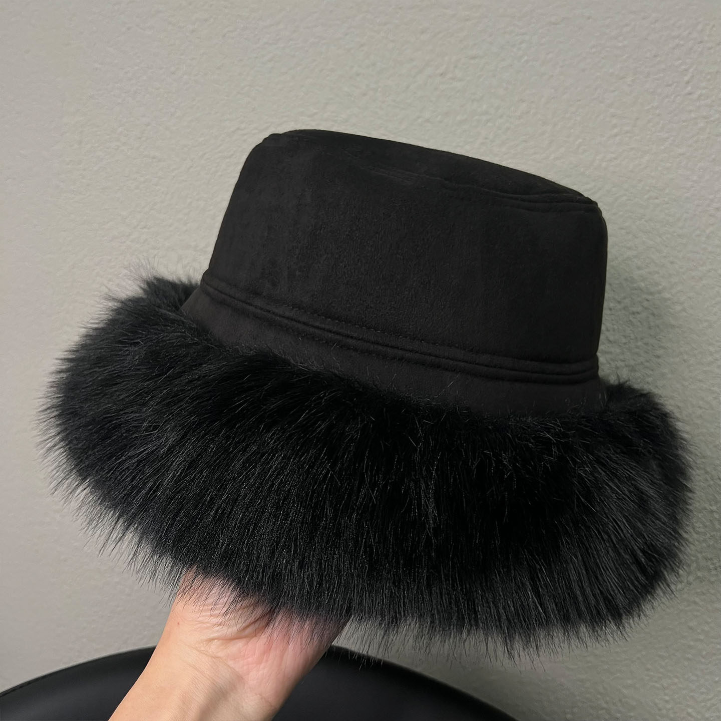 复古麂皮绒毛边渔夫帽