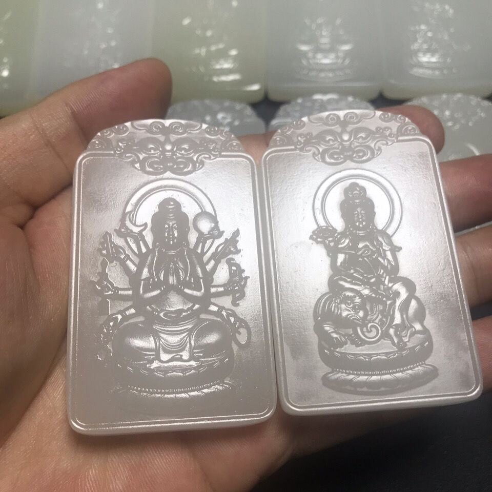 和田玉羊脂白玉十二生肖吊坠12属相项链生肖本命佛双面雕工挂件