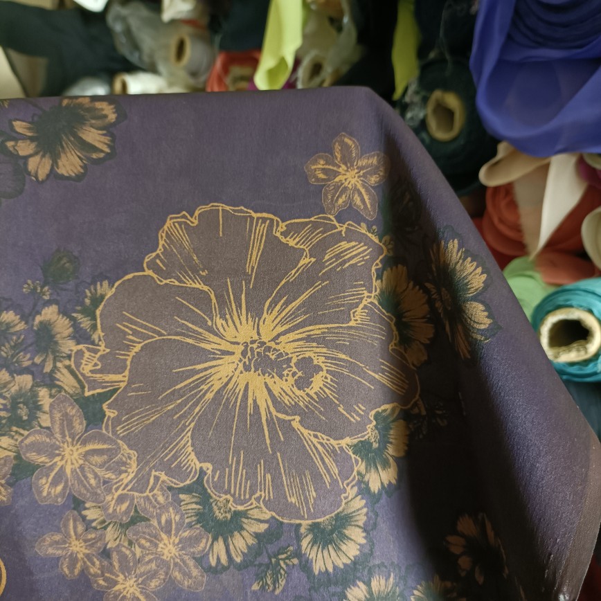 中国丝绸100桑蚕丝缎面印花真丝香云纱布料顺德莨绸女装面料花朵