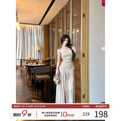 灰尘邓邓 法式挂脖连衣裙女2025秋季蕾丝拼接缎面长裙高级感裙子