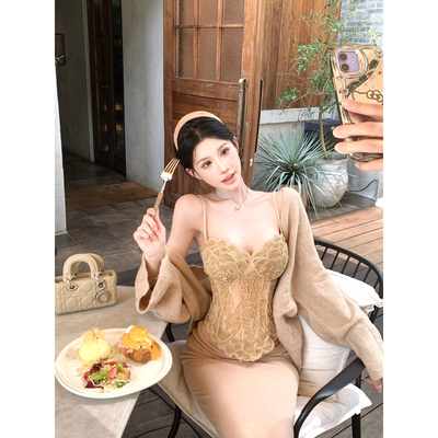 灰尘邓邓 冬季ootd穿搭一整套2025新款蕾丝吊带鱼骨上衣半身裙