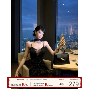 灰尘邓邓 蕾丝吊带连衣裙2025冬季性感亮片包臀长裙黑色开叉裙子