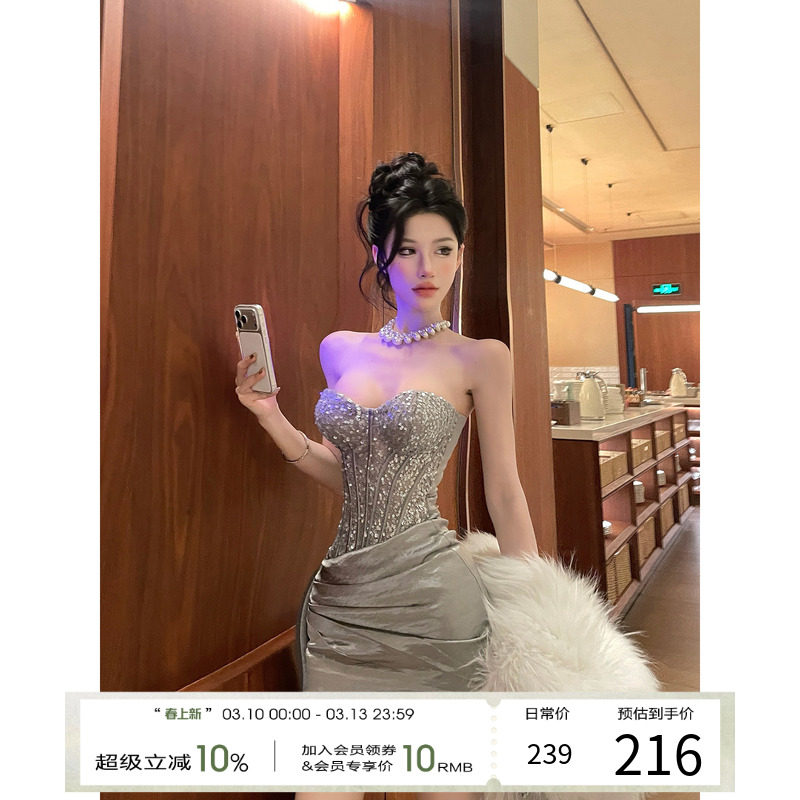 灰尘邓邓 性感法式连衣裙女2025冬季新款高级抹胸包臀裙生日裙子