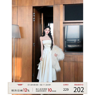 灰尘邓邓 千金感抹胸连衣裙女2025冬季新款高级感a字长裙法式裙子