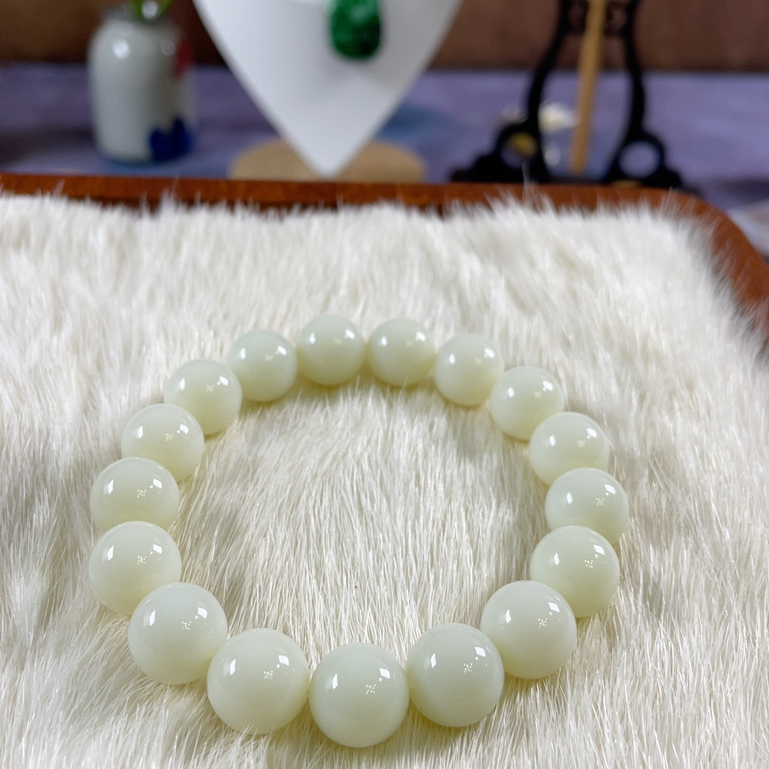 稀少新疆米达料手串 大漏