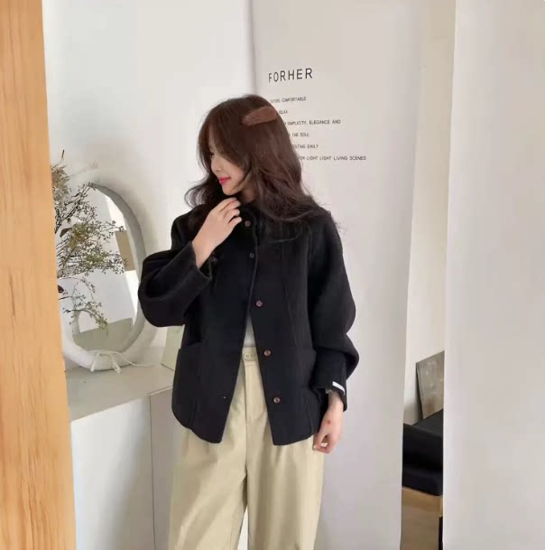 2026韩系立领短款山羊绒毛呢外套女宽松显瘦小个子通勤单排扣大衣