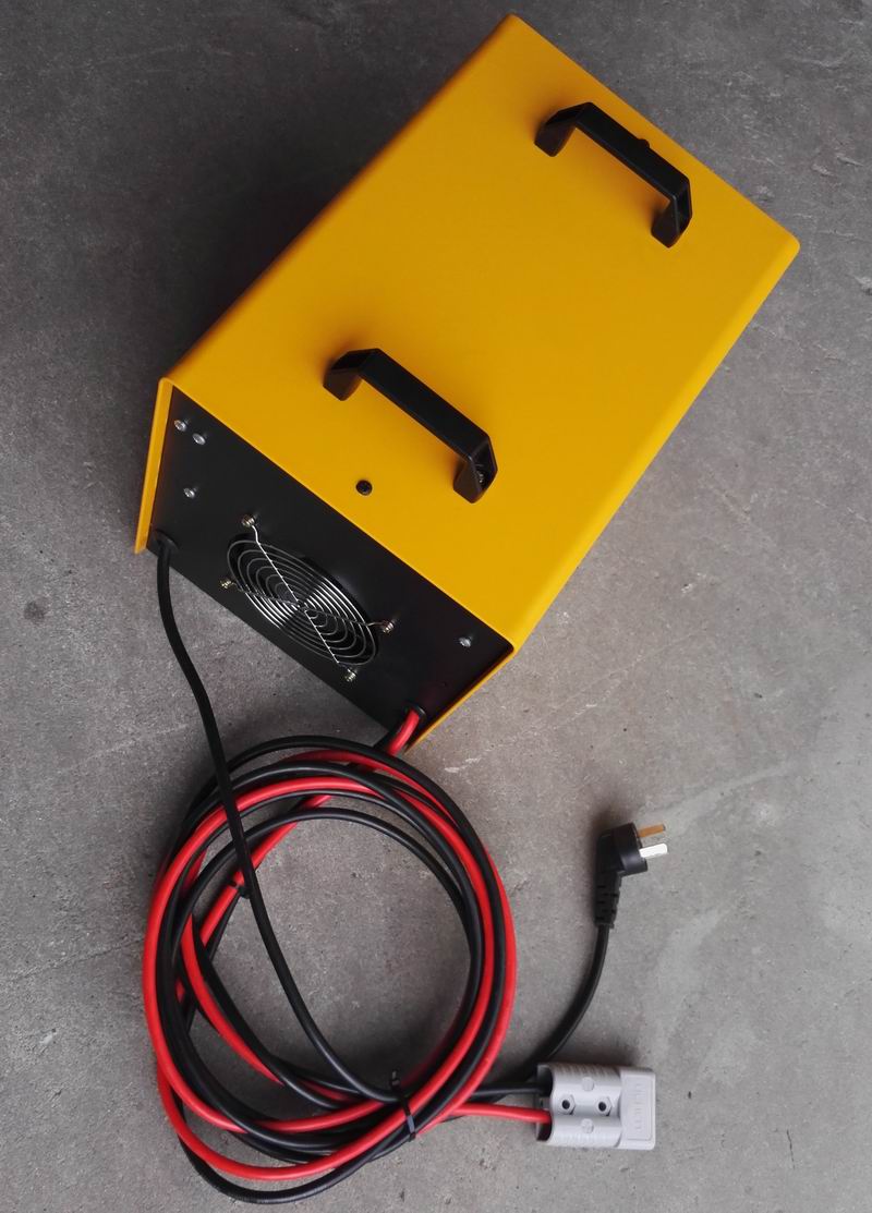 杭叉叉车充电机 施能充电器CZB5C-E40V/30A 电动叉车充电机