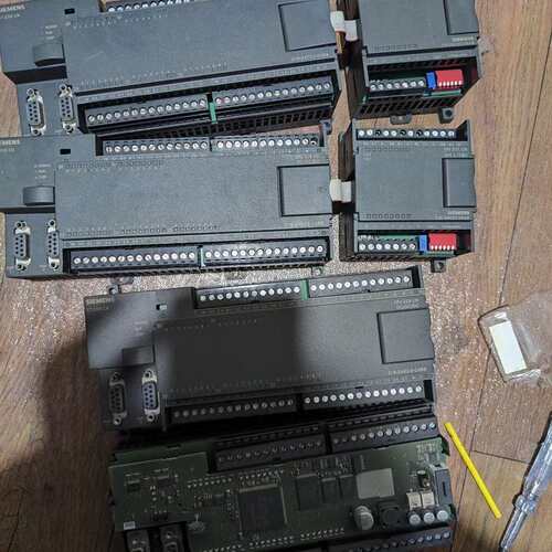 议价S7-200CN PLC一套，4个CPU226可维修