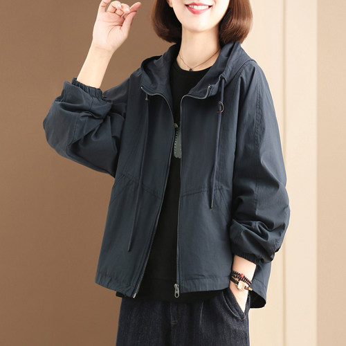 孔雀飞飞新款韩版大码遮肉连帽减龄气质复古休闲2024早秋风衣外套