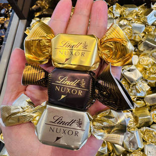 榛仁夹心牛奶黑巧白巧克力 瑞士莲Lindt金装 新品 新包装