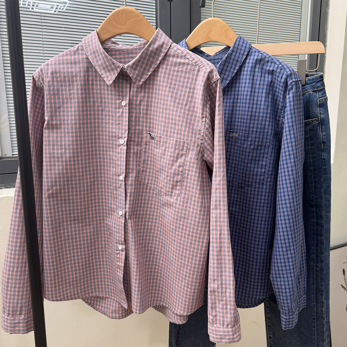 韩版经典别致小翻领 口袋刺绣细格子全棉衬衣 长袖女式单排扣衬衫