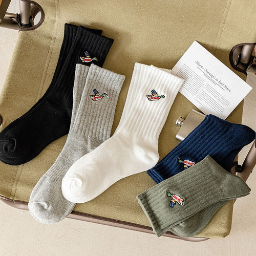 HUMAN MADE小黄鸭刺绣中筒袜潮男士纯棉白色高帮滑板运动长袜子女