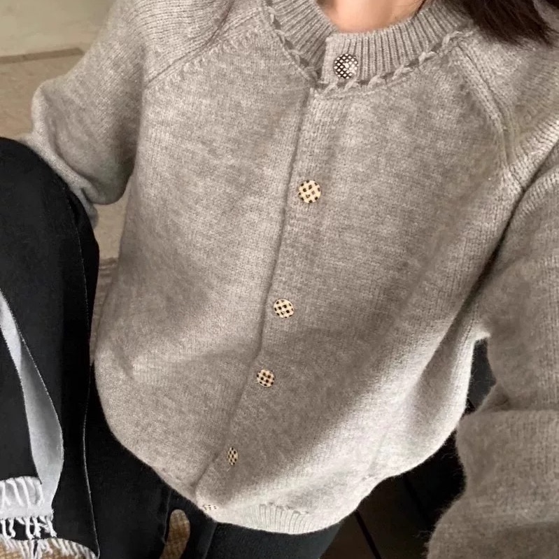 3080【复古格纹纽扣针织开衫】春季新款设计感温柔气质毛衣外套
