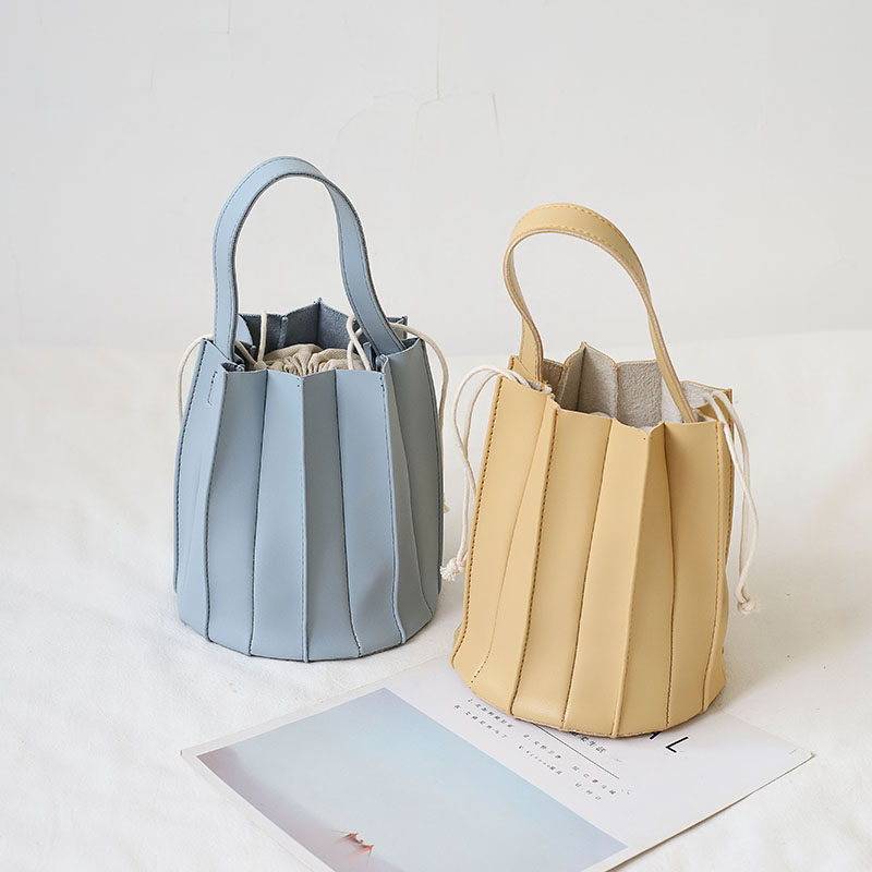 水桶包菜篮子包手提包小众设计小包包夏褶皱新款百搭女包斜挎单肩