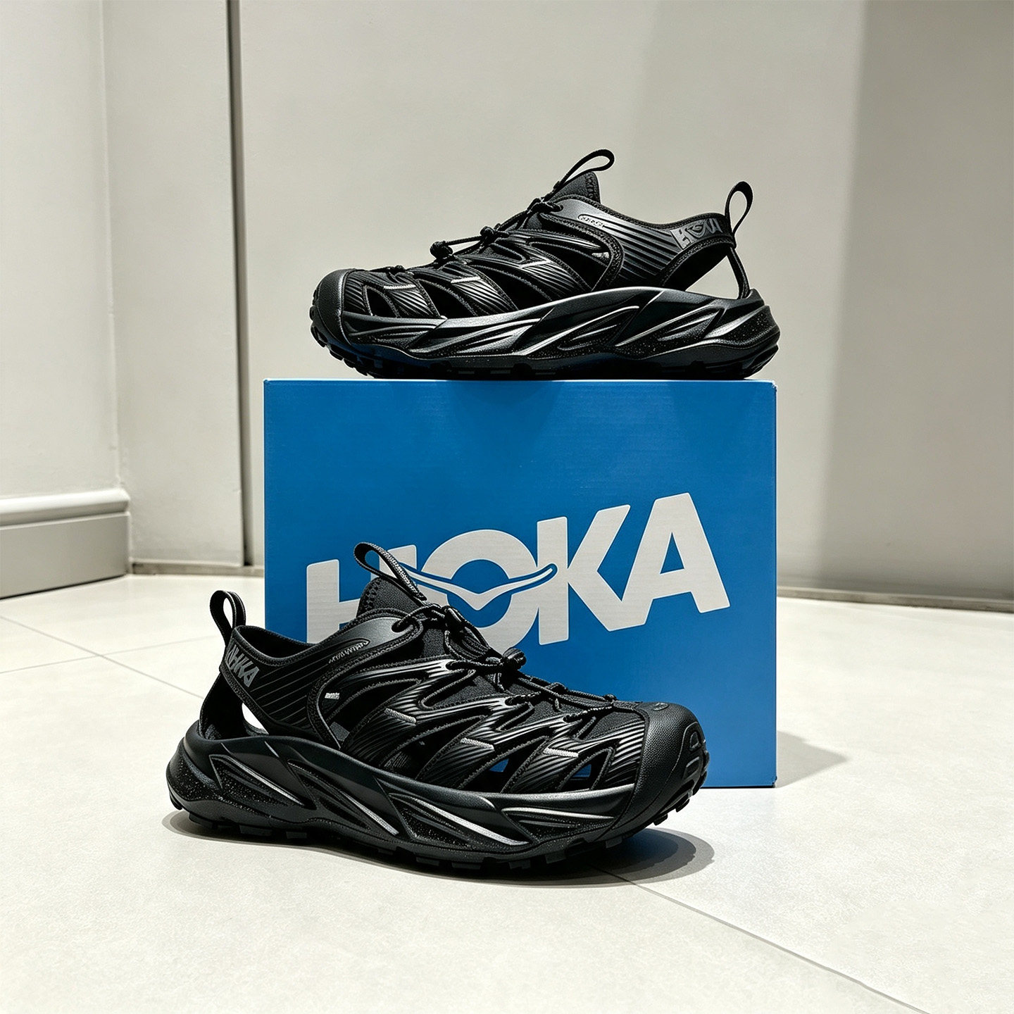 HOKA轻便透气户外溯溪鞋男女同款图片