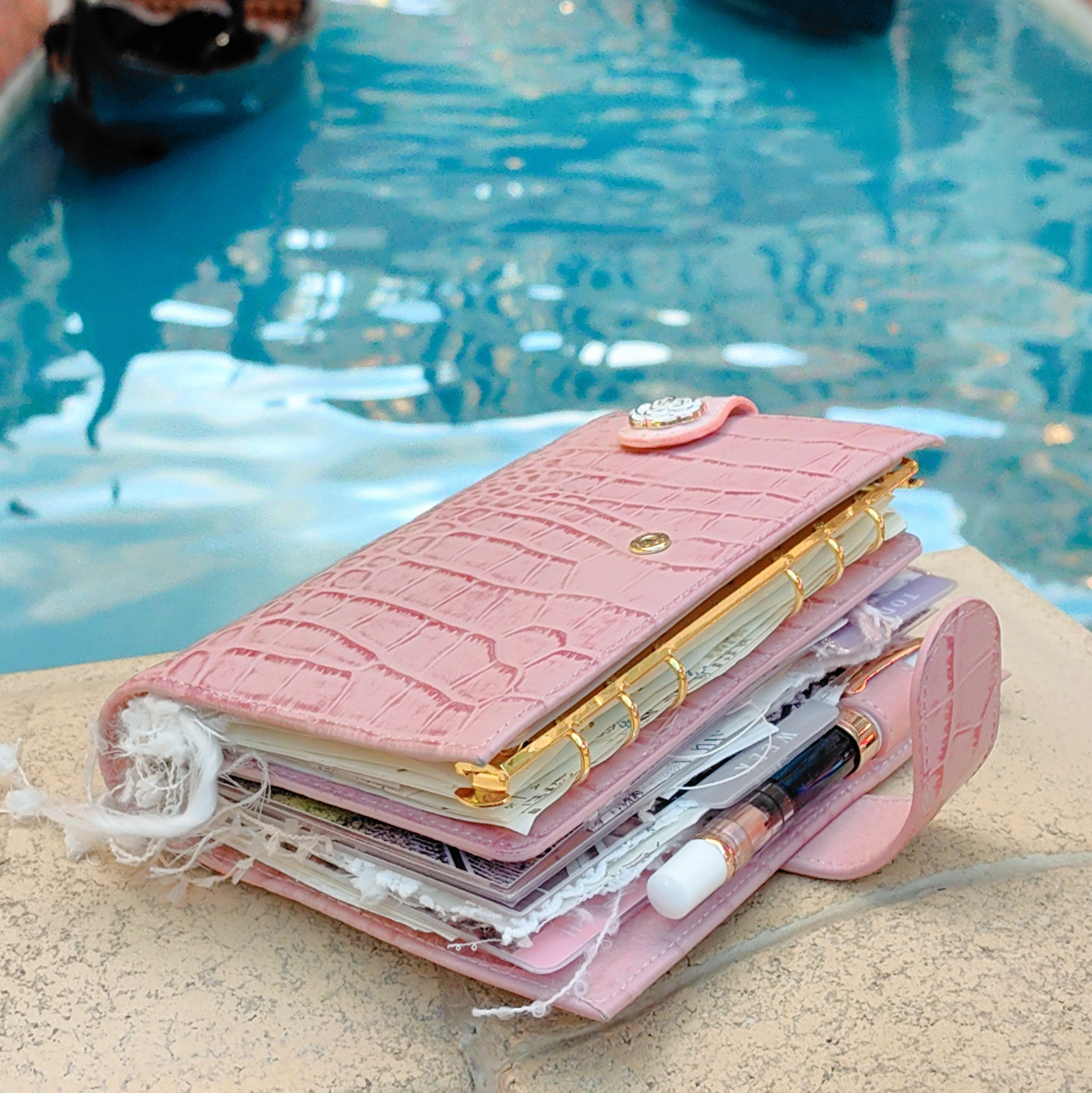 现货粉黛深浅粉手工擦色进口鳄鱼纹活页手帐A6A7A8A9TN标准护照