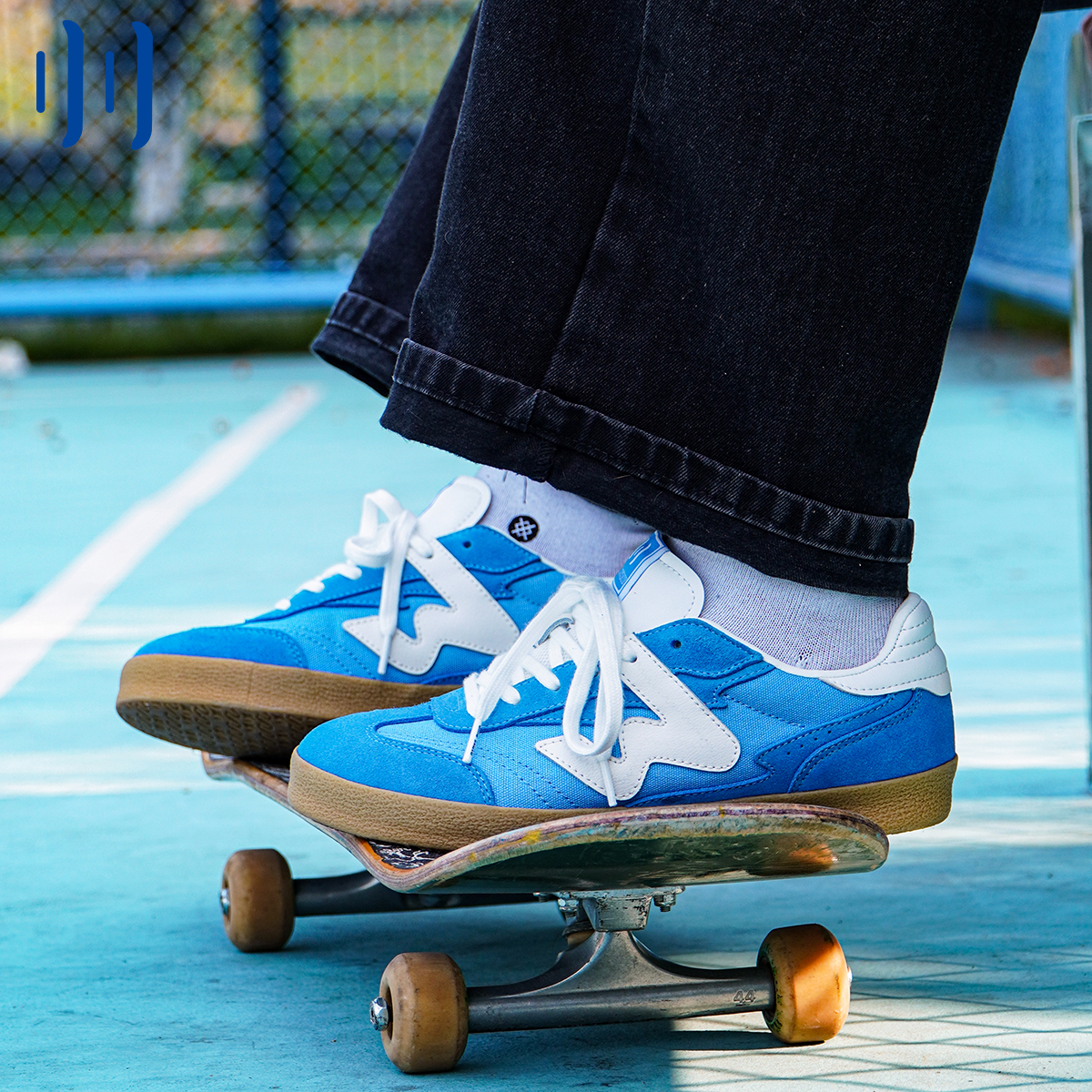 顽刻ollieskate蓝白拼色翻毛皮生胶底W系列男女国潮德训滑板鞋