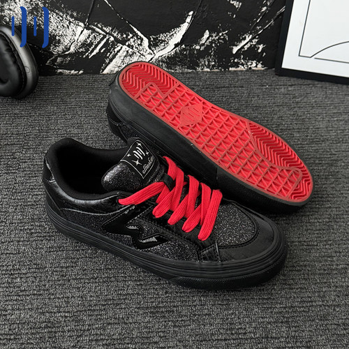 顽刻ollieskate黑色红底黑闪亮晶晶学生休闲W系列男女国潮滑板鞋