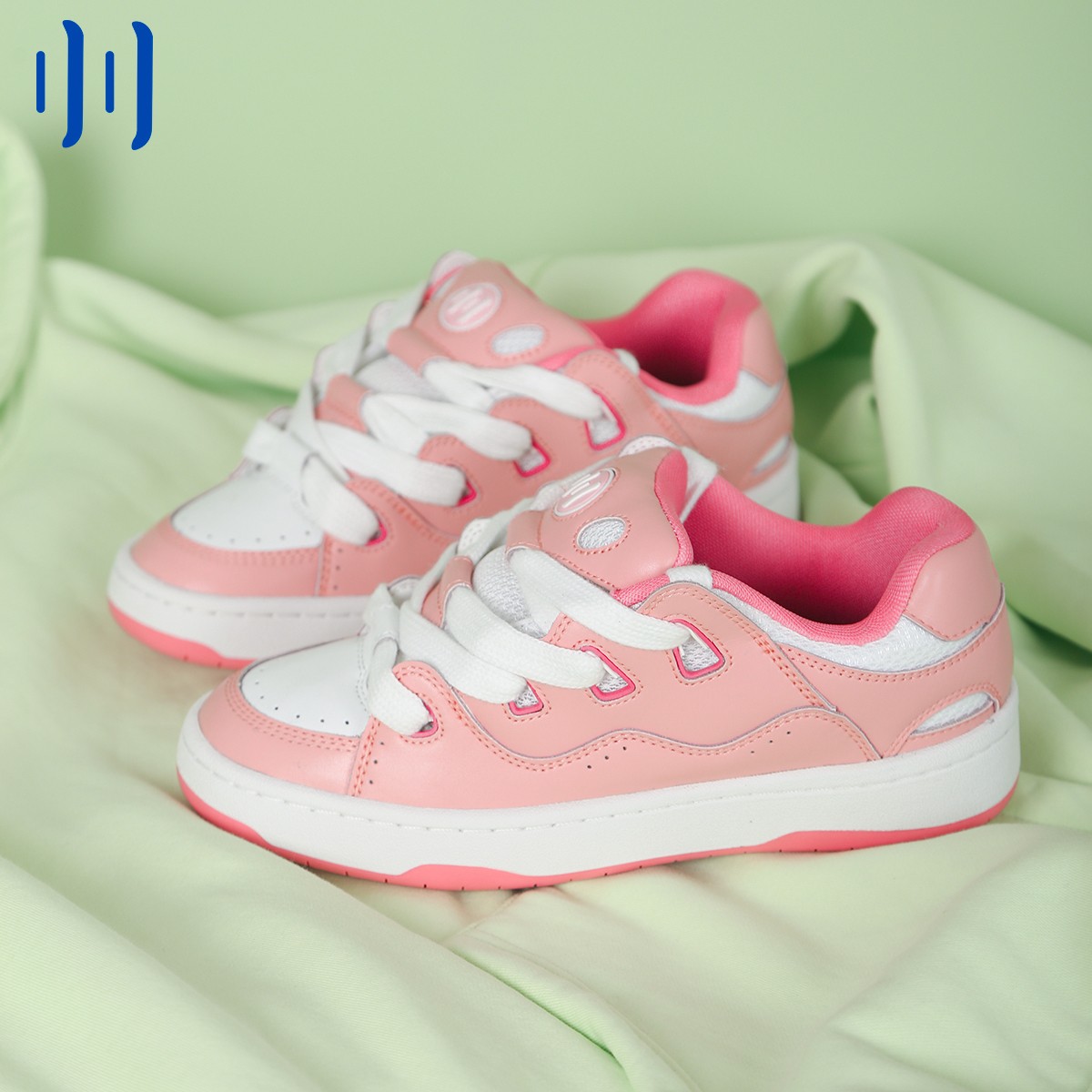 顽刻粉白撞色拼接情侣滑板鞋