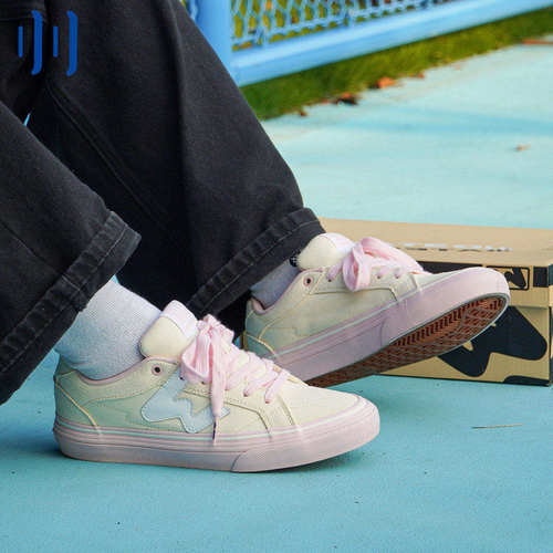 顽刻ollieskate米粉拼色春季校园W系列翻毛皮拼接男女国潮滑板鞋